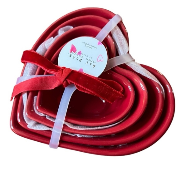 Rae Dunn XO Heart Measuring Cups - Picture 2 of 10